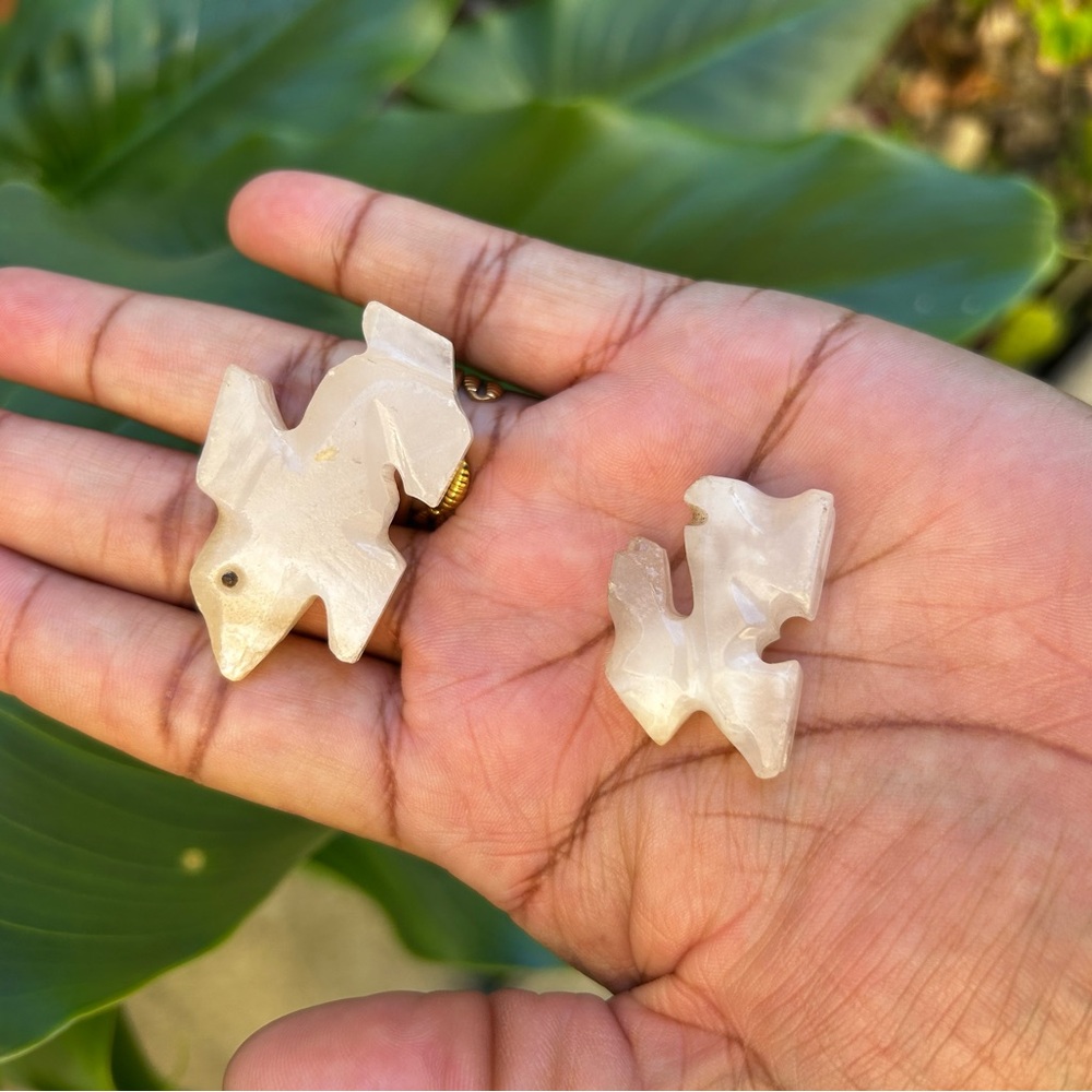 Two Hand Carved Alabaster Quartz Rabbits - Picture 2 of 6